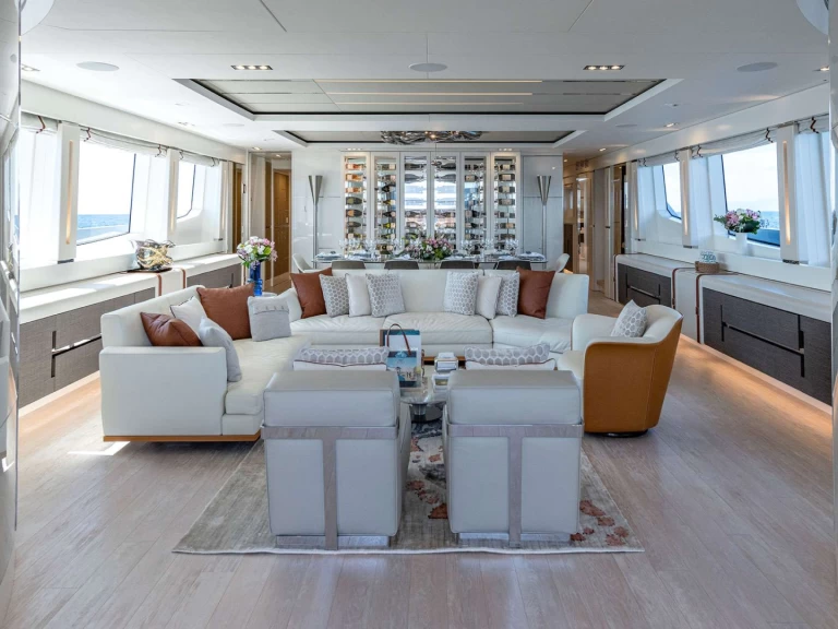 Luxury Yacht rental in Sint Maarten - Pershing CABO