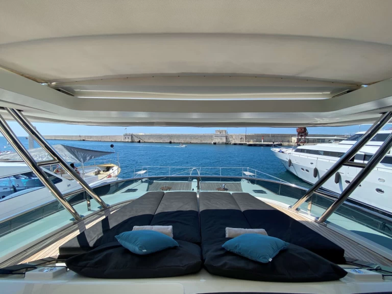 Luxury Yacht rental with or without captain Lagoon Toulon