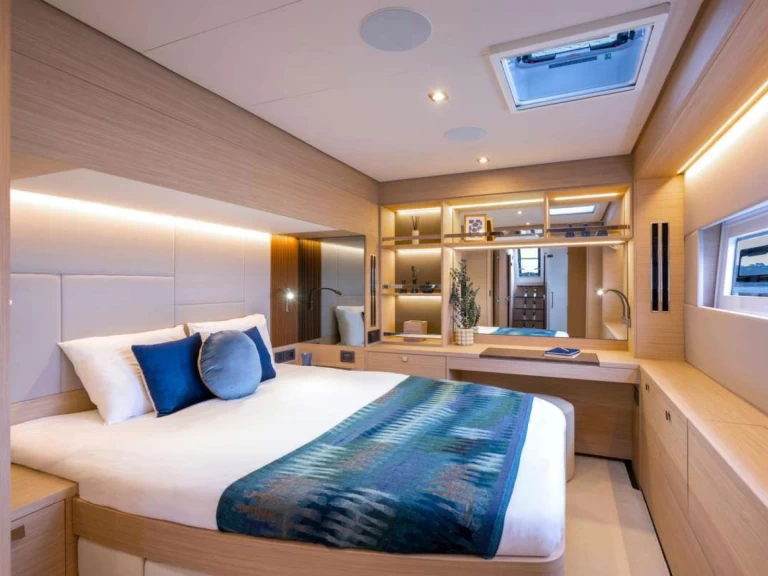 Bareboat Rental Luxury Yacht Lagoon with a boat licence