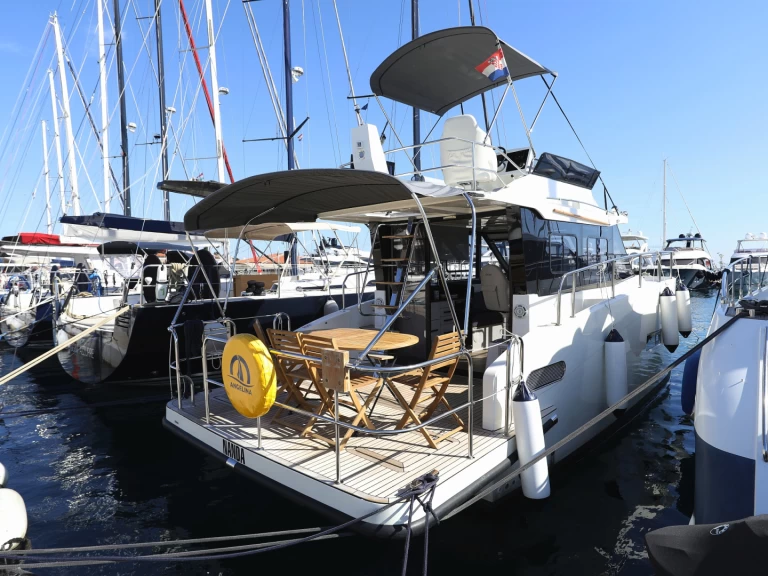 Rent a Cobra Yachts Futura 40 Grand Horizon Punat