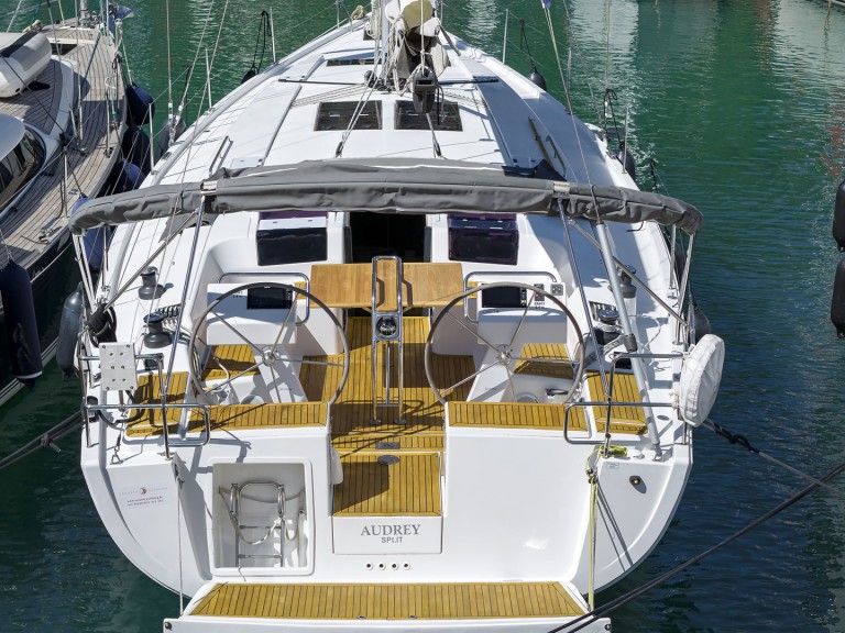 Boat rental Hanse Hanse 455 in Komolac on Samboat