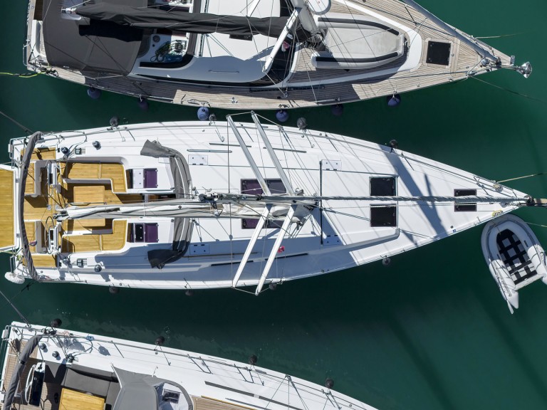 Sailboat for rent Komolac at the best price