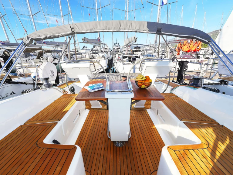 Yacht charter Kaštela cheap Hanse 455