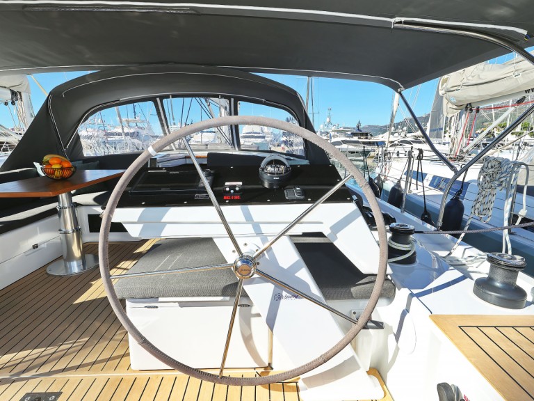 Bareboat Rental Sailboat Hanse with a boat licence