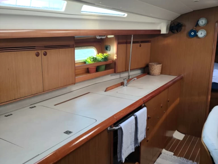 Sailboat for rent Préveza at the best price