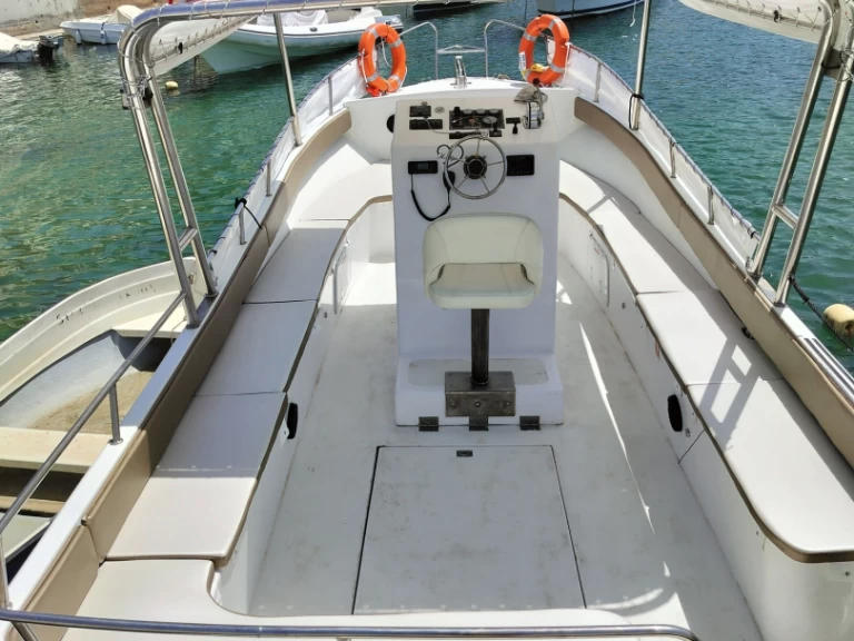 Motorboat for rent World at the best price