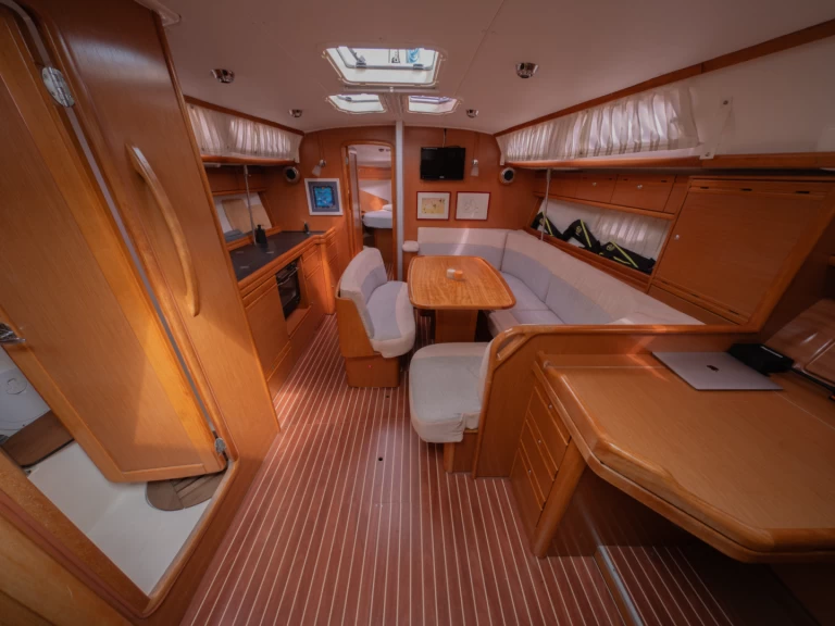 Sailboat rental in Barcelona - Bavaria C 40