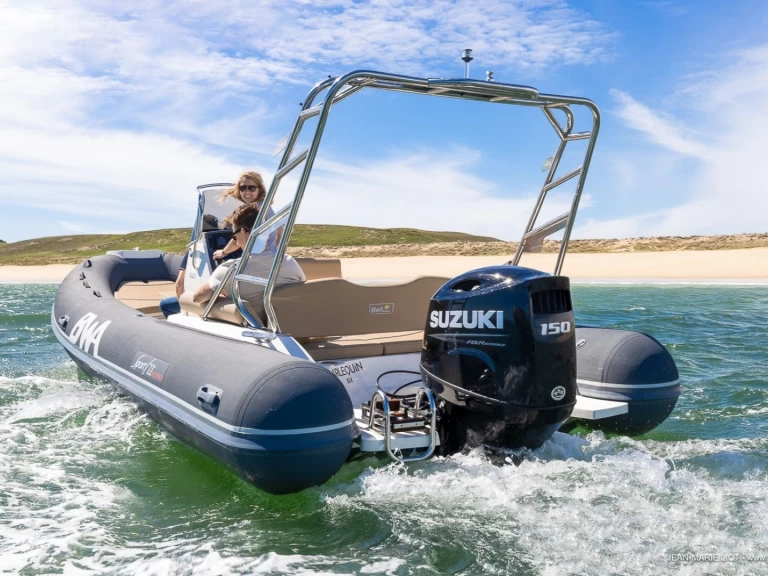 Yacht charter La Trinité-sur-Mer cheap BWA 22 GTO