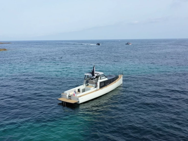 Motorboat rental in La Trinité-sur-Mer - BUEHLER TURBOCRAFT Silverfine