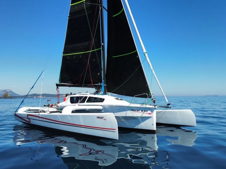 Sailboat rental in La Trinité-sur-Mer - Tricat TRICAT 8.50