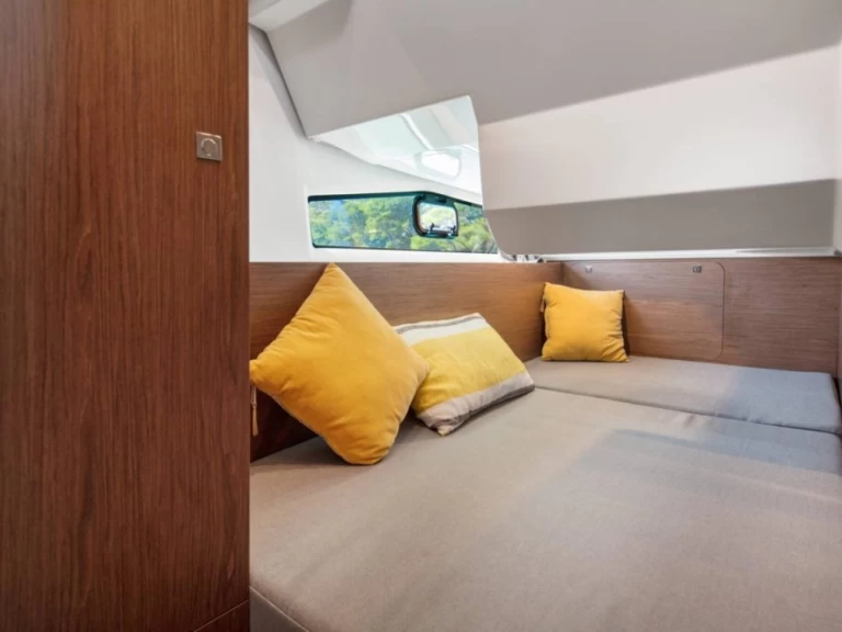 Rent a Jeanneau Merry Fisher 1095 La Trinité-sur-Mer