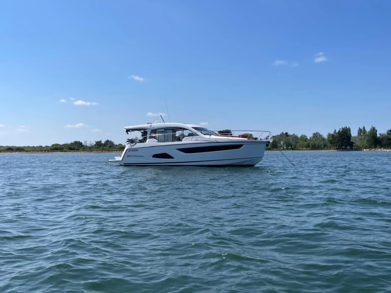 Yacht charter La Trinité-sur-Mer cheap Sealine C390
