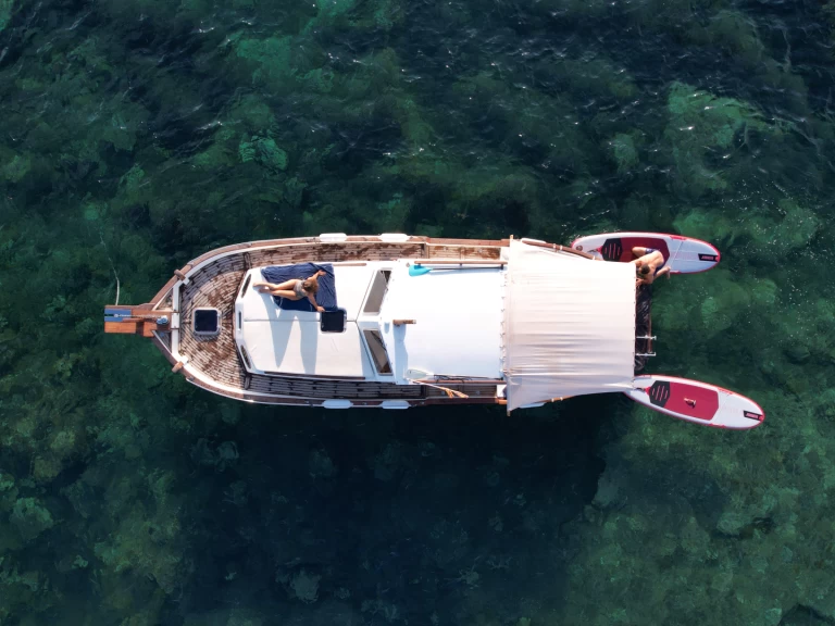 Yacht charter Mahón cheap llaut menorquin