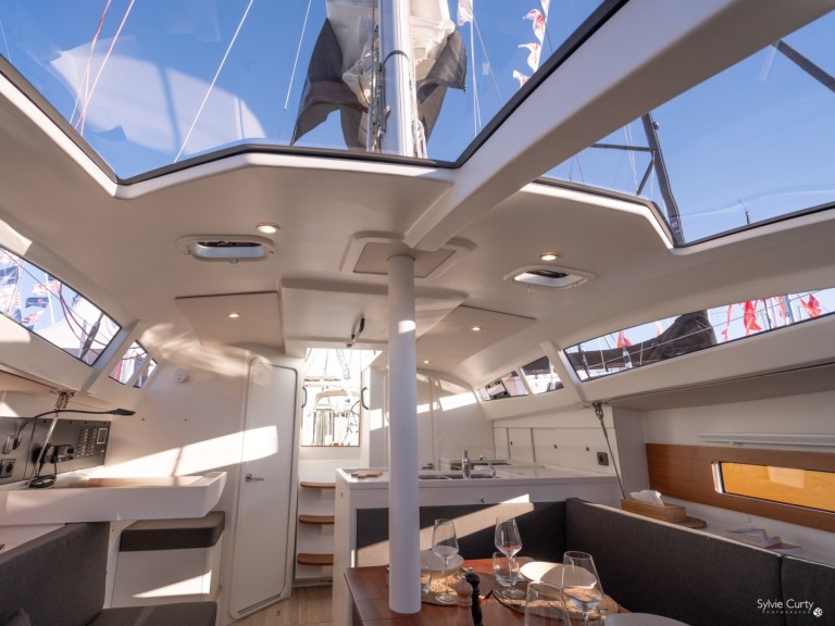 Sailboat rental with or without captain RM La Trinité-sur-Mer