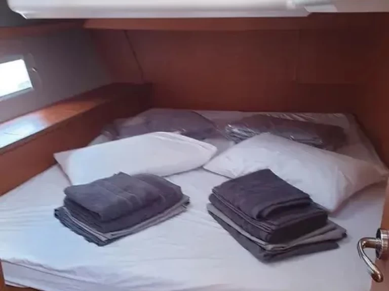 Sailboat rental in Lygia - Dufour Dufour 470