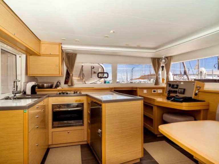 Lagoon Lagoon 450 F charter bareboat or captained in  Lefkáda