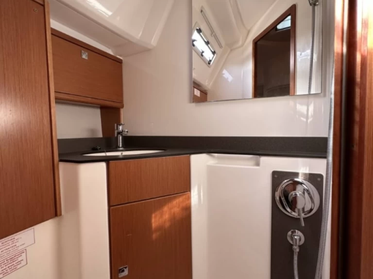 Rent a Bavaria Cruiser 46 Lefkáda