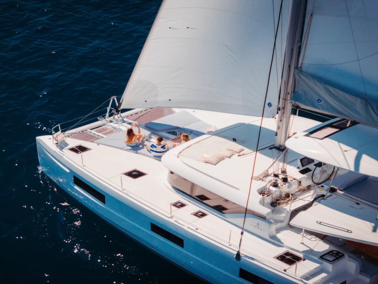 Yacht charter Alimos cheap Lagoon 46 Owner's Version (LUXURY Equipped, SKIPPERED only)