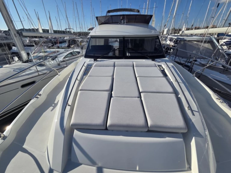 Prestige Prestige 520 Fly charter bareboat or captained in  Šibenik