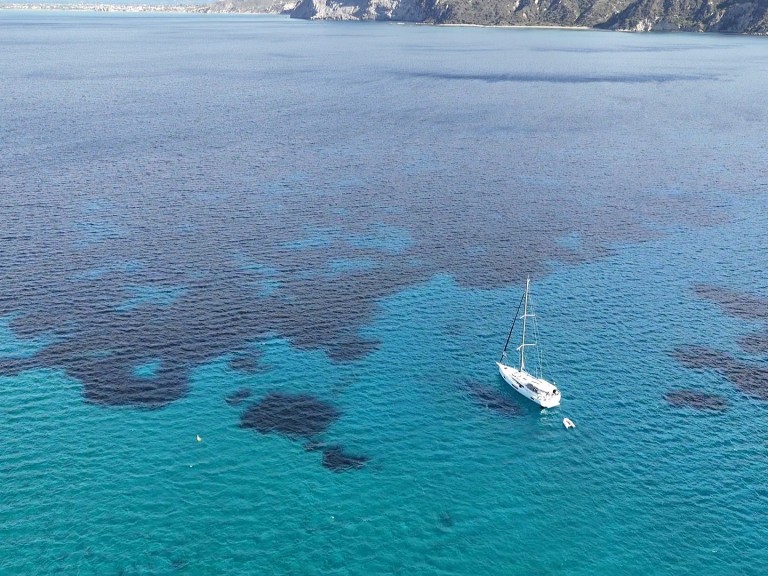 Sailboat rental in Vlycho - Bénéteau Oceanis 51.1