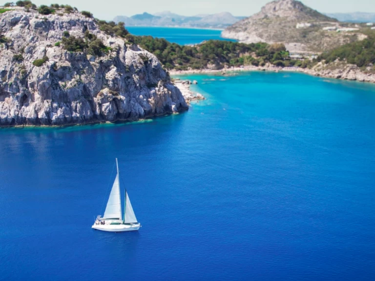 Bareboat Rental Sailboat Bénéteau with a boat licence