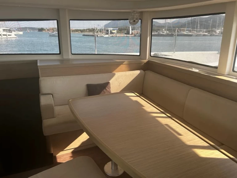 Lagoon Lagoon 42 in Lefkáda on SamBoat