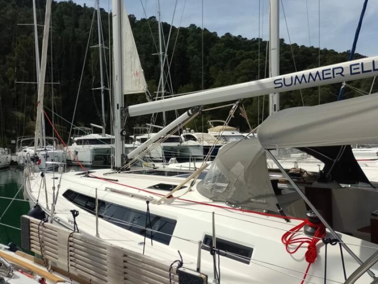 Rent a Bavaria Cruiser 41 Palma de Mallorca