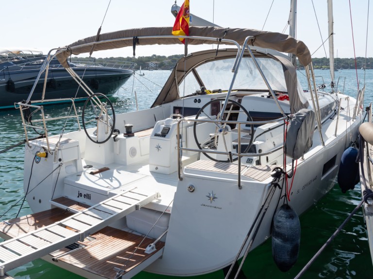 Sailboat rental in Palma de Mallorca - Jeanneau Sun Odyssey 440