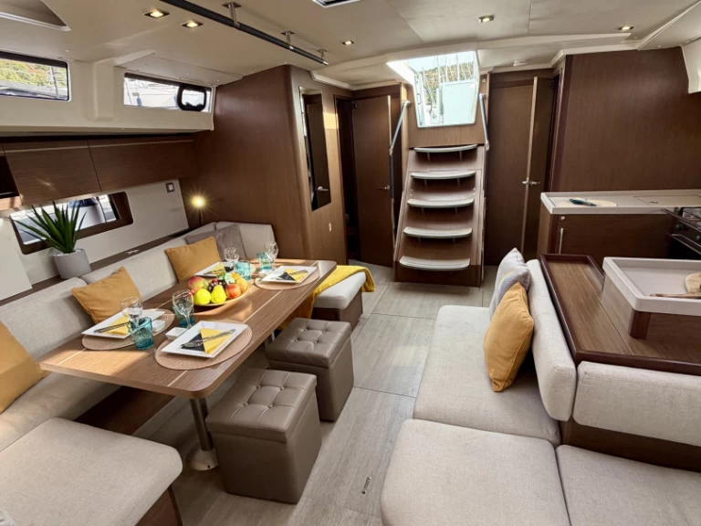 Sailboat rental with or without captain Bénéteau Primošten