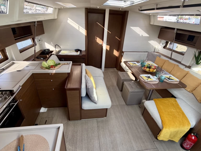 Bareboat Rental Sailboat Bénéteau with a boat licence