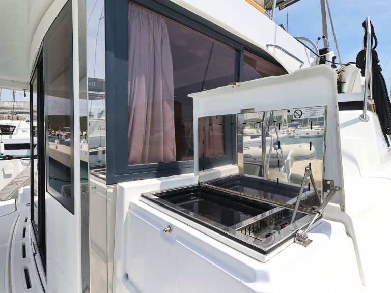 Boat rental Bali Bali Catspace Voile in Sukošan on Samboat