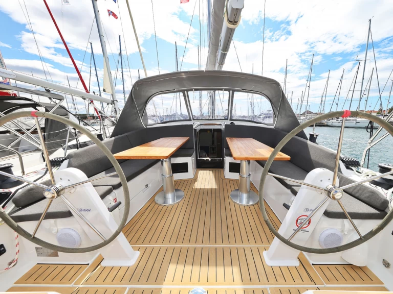 Rent a Hanse Hanse 410 Biograd na Moru