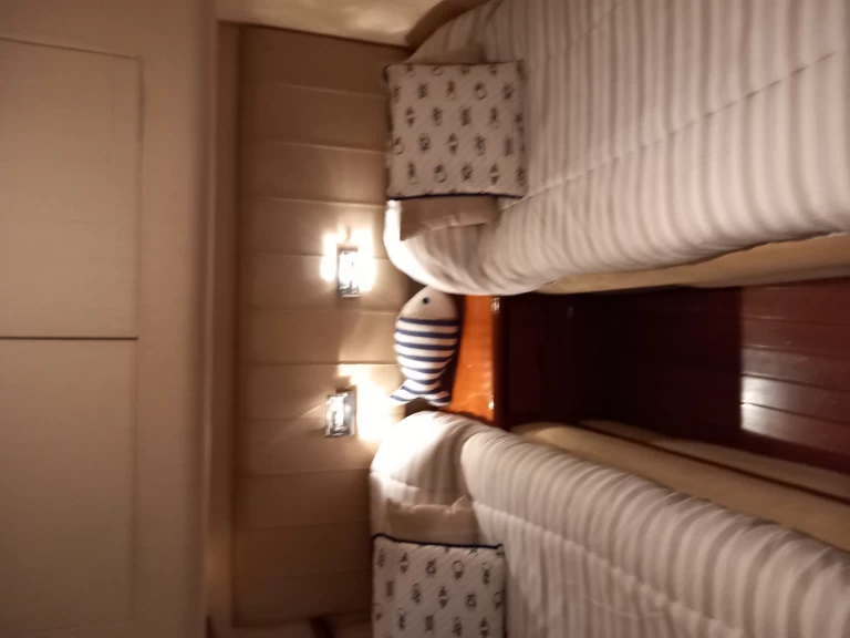 Bareboat Rental Luxury Yacht Rodman with a boat licence