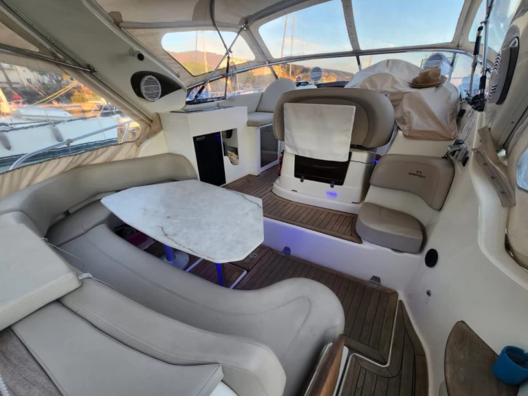 Motorboat rental with or without captain Cranchi Portofino