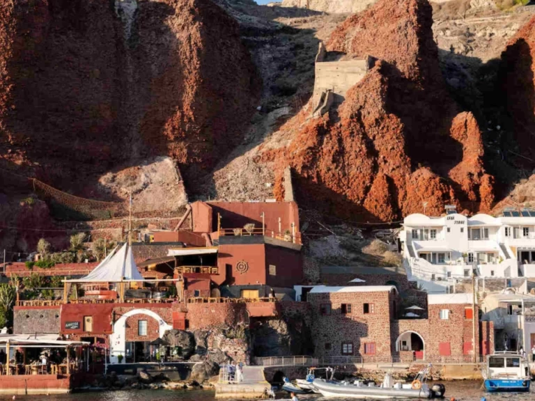 Luxury Yacht rental with or without captain Targa Santorini Port