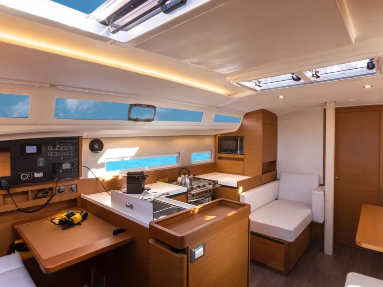 Yacht charter Vibo Marina cheap Sun Odyssey 410[G]