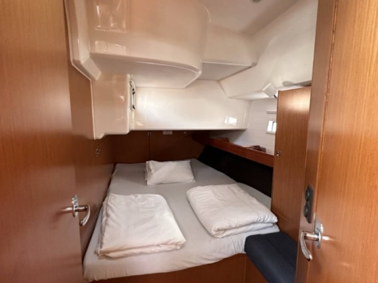 Rent a Bavaria Cruiser 46 Lefkáda