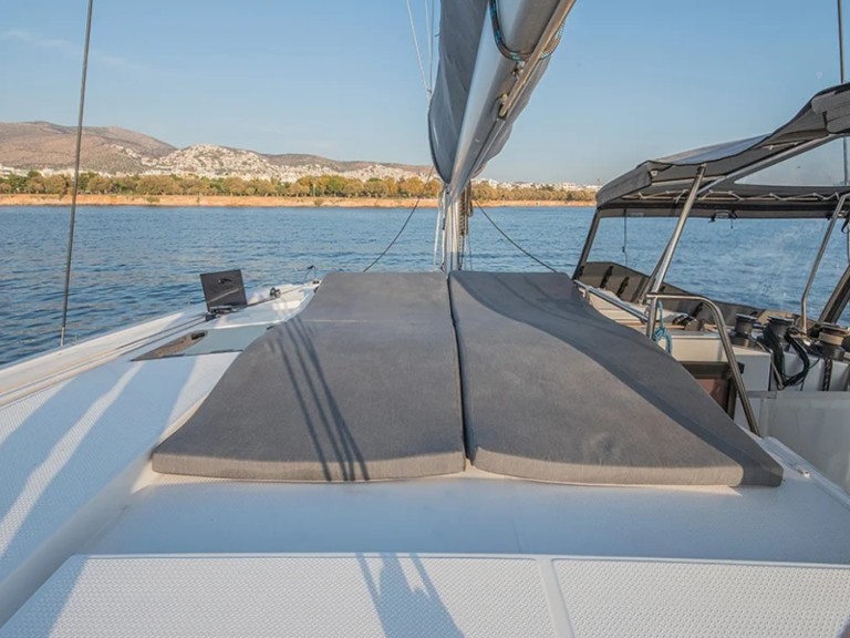 Boat rental Fountaine Pajot Astrea 42 in Lávrio on Samboat