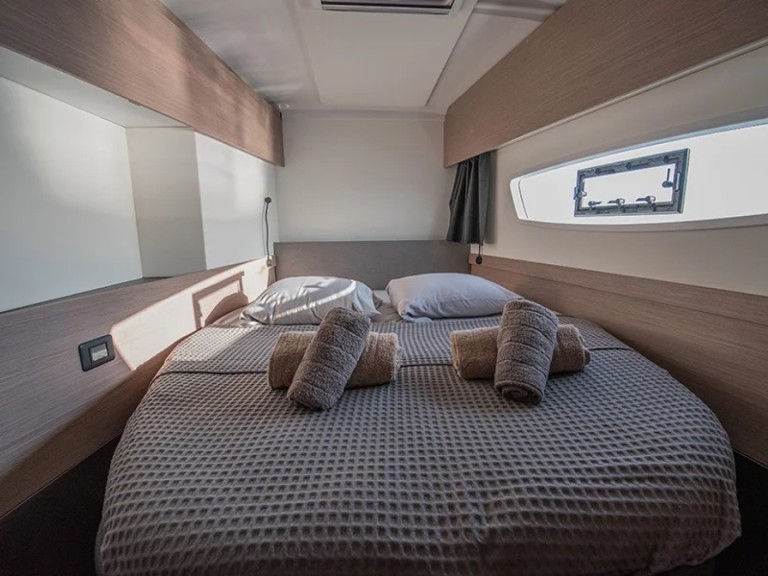 Catamaran rental with or without captain Fountaine Pajot Lávrio