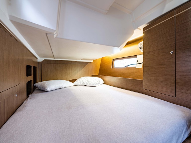 Yacht charter Lávrio cheap Oceanis 46.1