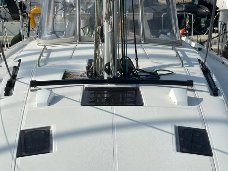 Sailboat rental in Lávrio - Bénéteau First 44