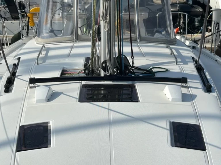 Sailboat rental in Lávrio - Bénéteau First 44
