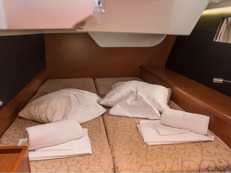 Bénéteau Oceanis 48 in Ávdira on SamBoat