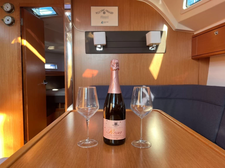 Boat rental Bavaria Cruiser 41 in Sukošan on Samboat