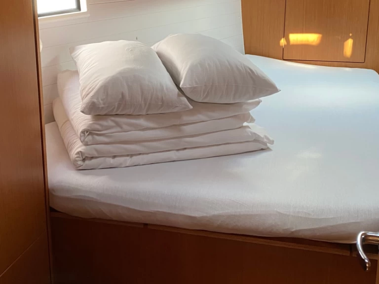 Bareboat Rental Sailboat Bavaria with a boat licence