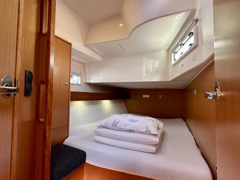 Sailboat rental in Sukošan - Bavaria Cruiser 45