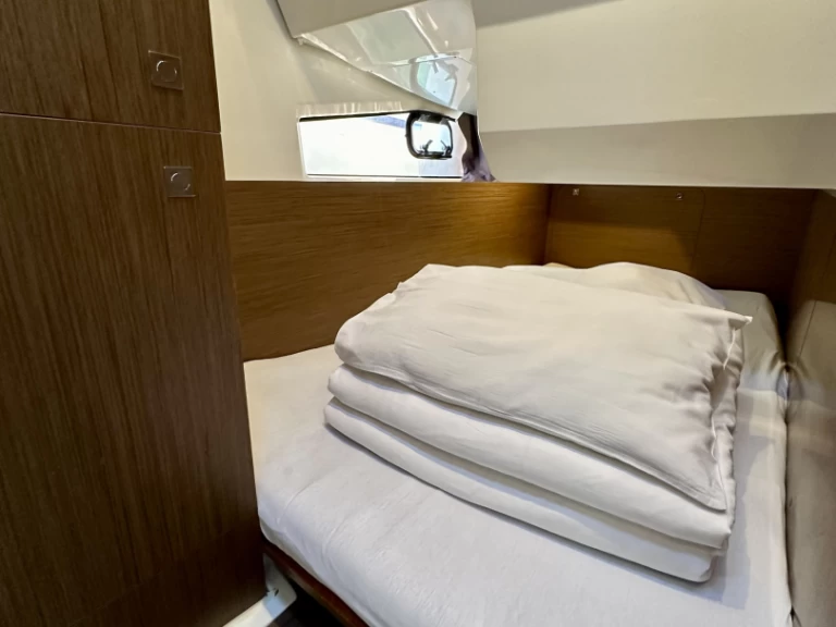 Motorboat rental in Drage - Jeanneau Merry Fisher 1095 Fly