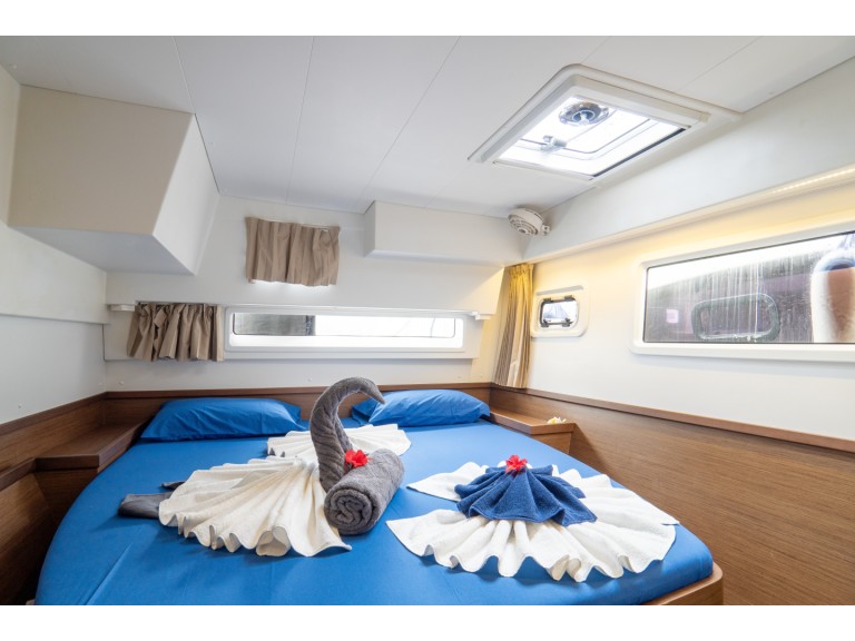 Catamaran rental in Eden Island - Lagoon Lagoon 42