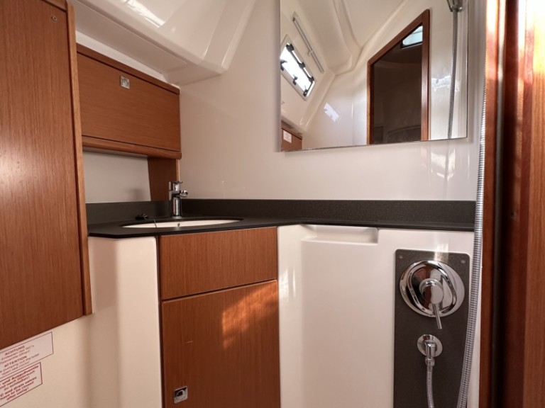 Rent a Bavaria Cruiser 46 Drage