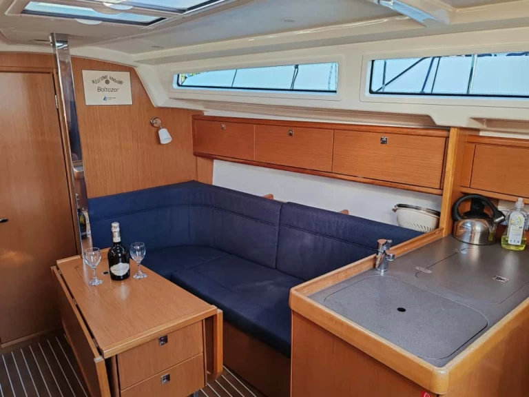 Sailboat rental in Drage - Bavaria Cruiser 34